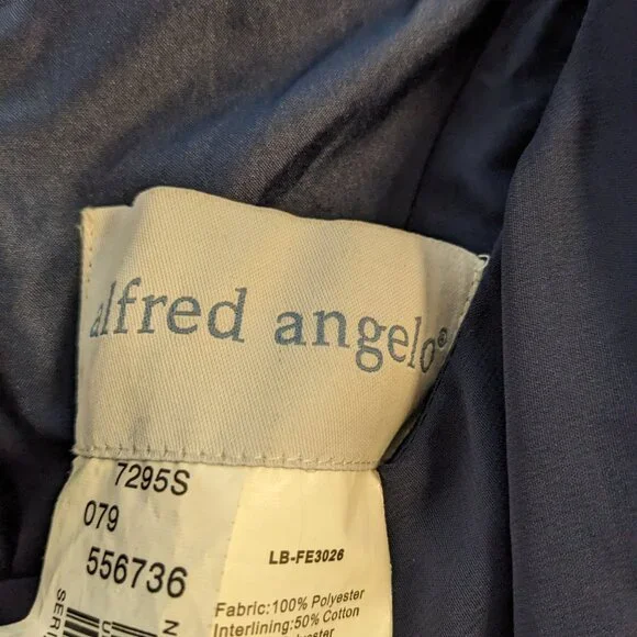 Alfred Angelo Formal Dress - Picture 4 of 12